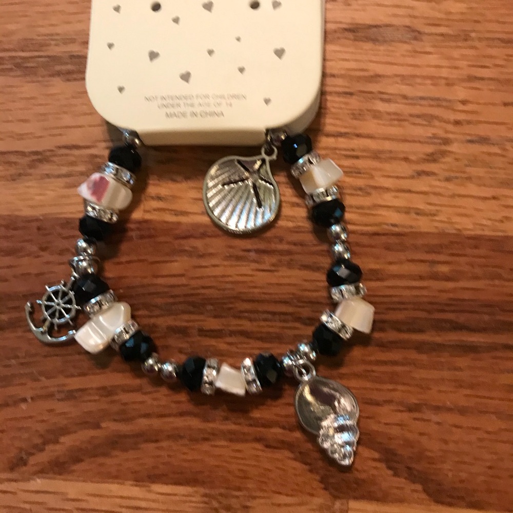 🏝NWT Summer Stretchy Seashell Bracelet (Black)🏝 - Picture 4 of 13